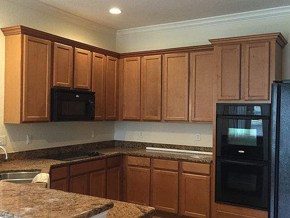 5th image of 3826 Shoreview Dr