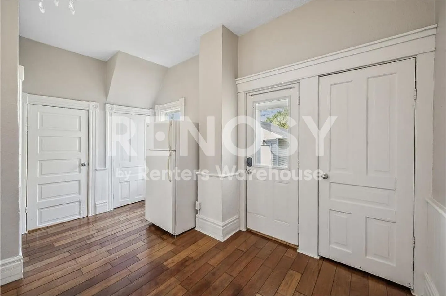 Available now - Beautiful 2BD / 1BA Main-Floor Duplex in Saint Paul! — Photo 4