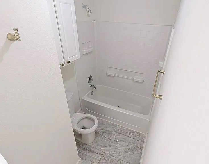 222 Phillips St — Photo 34
