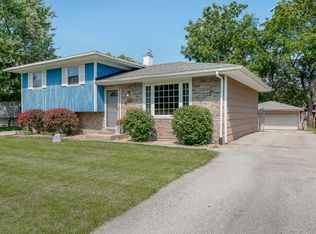 1013 Kip Pl, Lemont, IL 60439