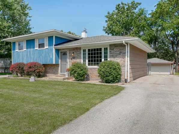 1013 Kip Pl, Lemont, IL 60439