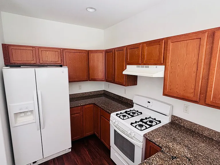 1011 King Way — Photo 36