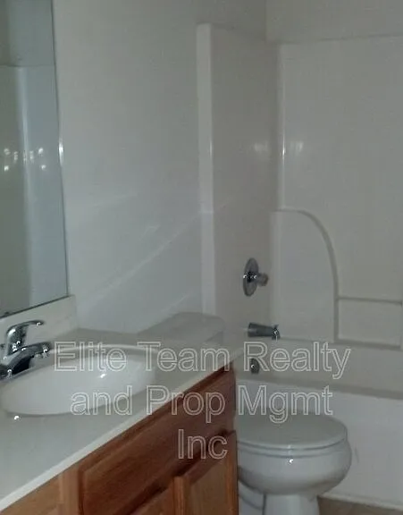 111 Fairmont Cir — Photo 9