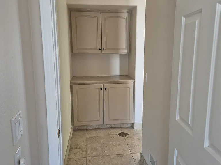 Hall storage
