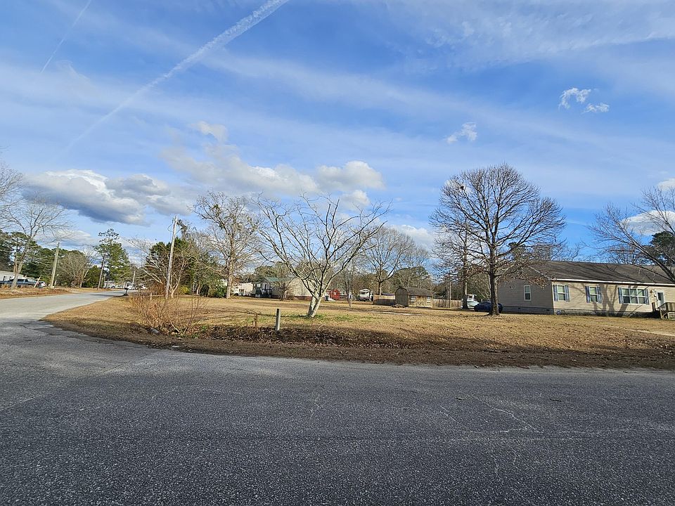 2nd image of 401 Pooshee Plantation Way