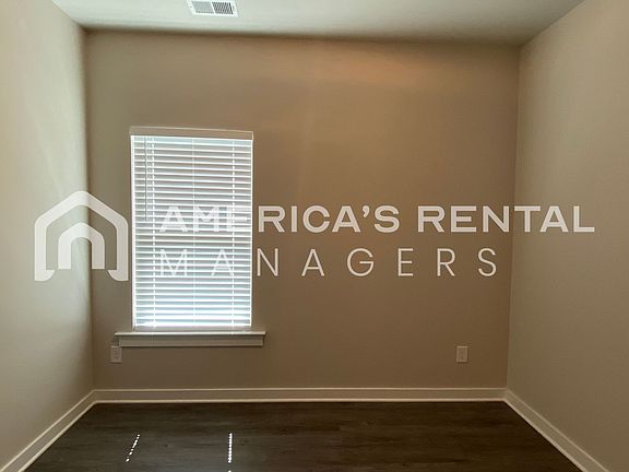 5th image of 145 Ridge View Cir