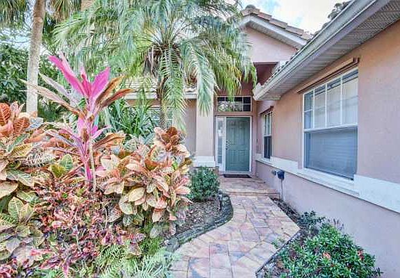 Home For Sale In Sabal Lakes
