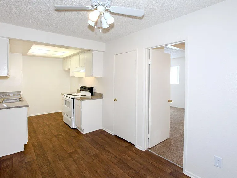 3070 E Frontera St — Photo 11