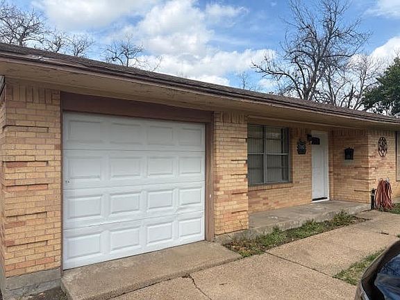 4th image of 2609 Inadale Ave