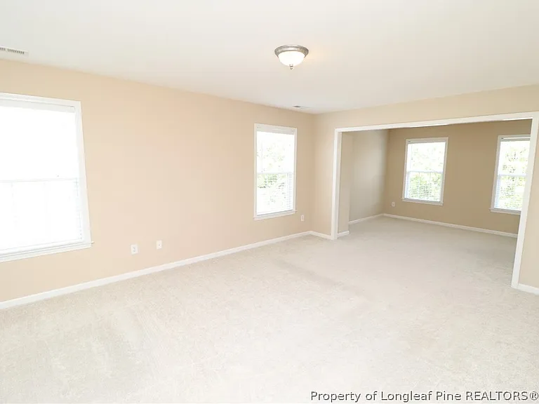 1015 Katie Ln — Photo 26