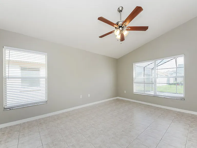 4616 Falcon Ave — Photo 10