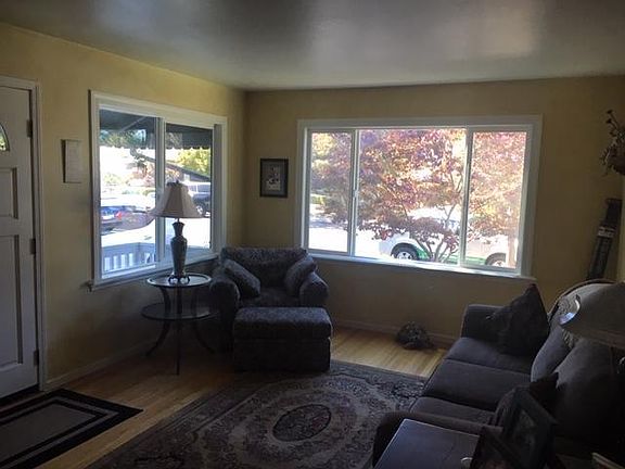 Front sitting room.