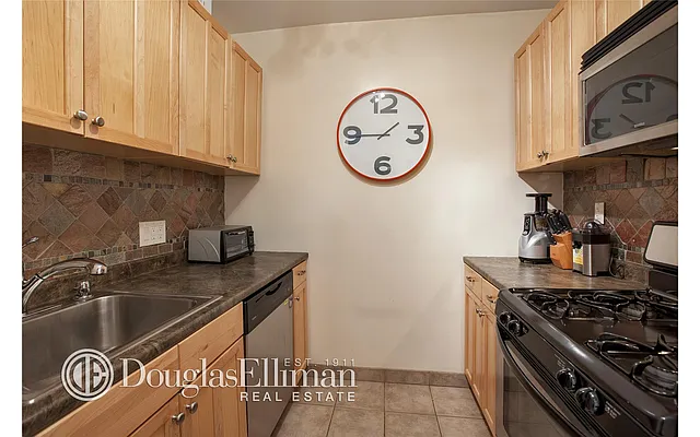 Rented by Douglas Elliman | media 42