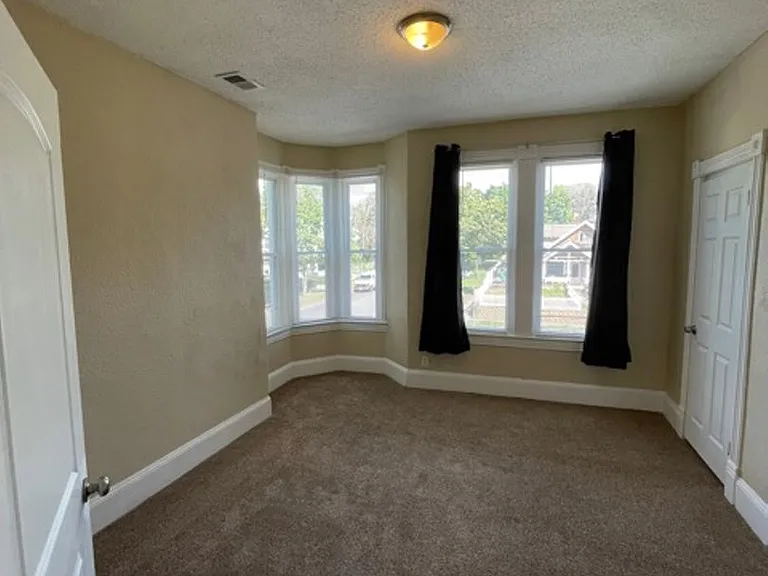 1199 Burr Street — Photo 6