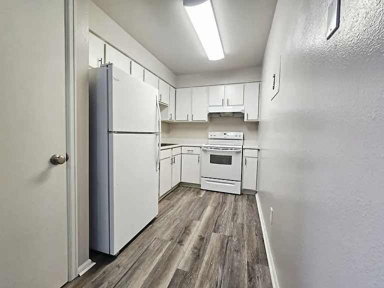 107 University Dr #1 — Photo 9