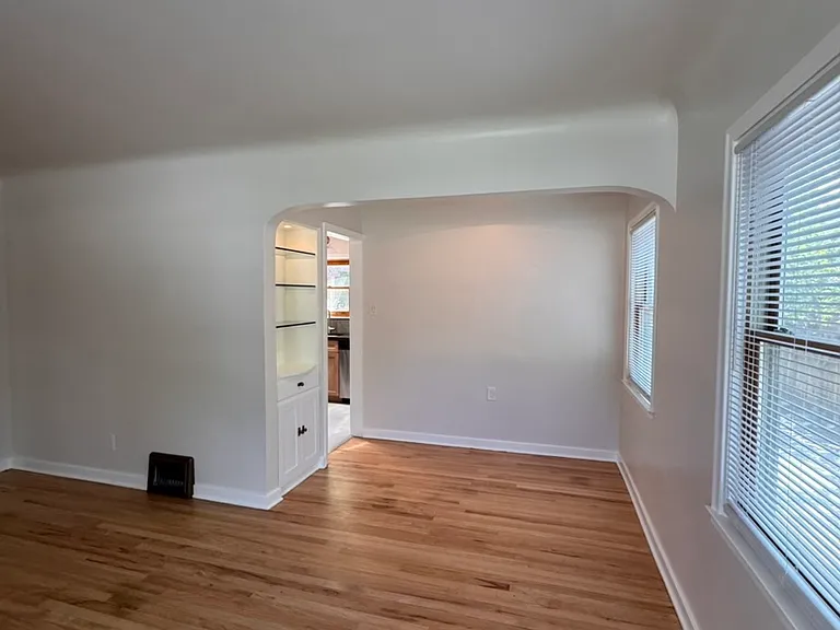 1290 Gordon Ave — Photo 3