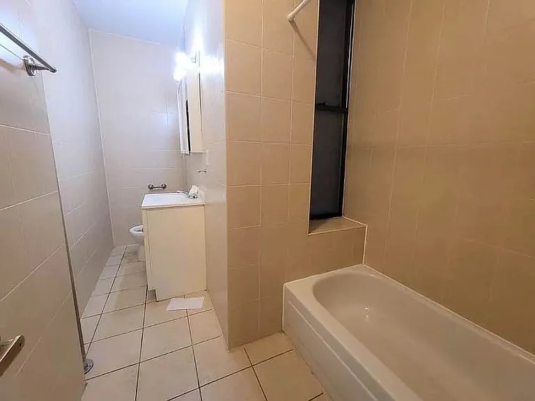 42 W 65th St #1O — Photo 5