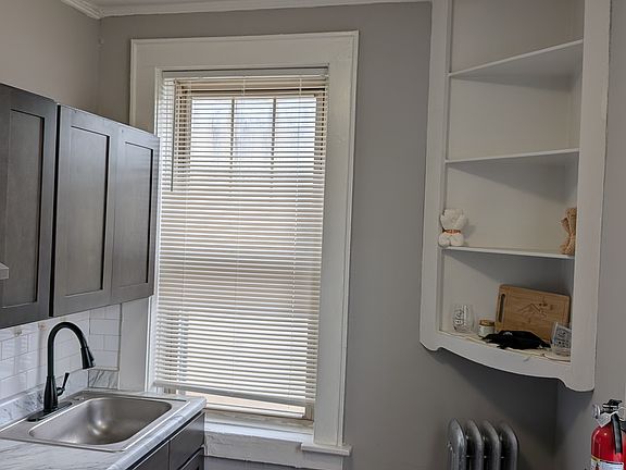 4th image of 382 Bloomfield Ave APT 305