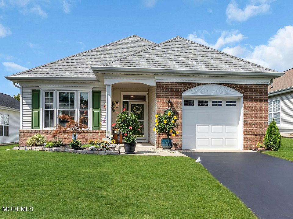 1st image of 6 Gardenways Court