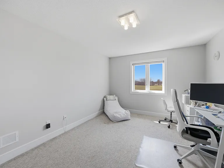 1615 Sandridge Ln — Photo 40