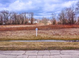5312 Birch Dr, Davisburg, MI