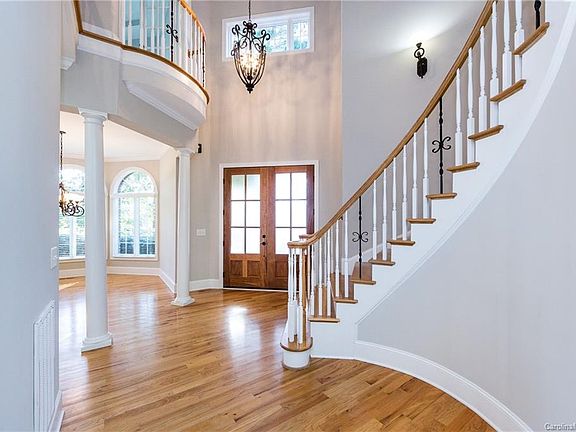 3rd image of 145 Summerwind Dr