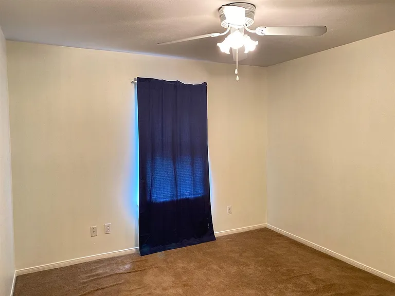 2733 Davis Ave — Photo 25