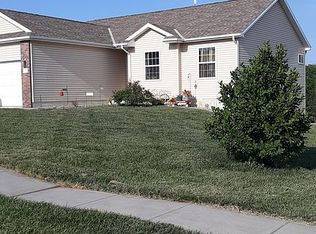 20 Tall Grass Cir, Bennet, NE 68317