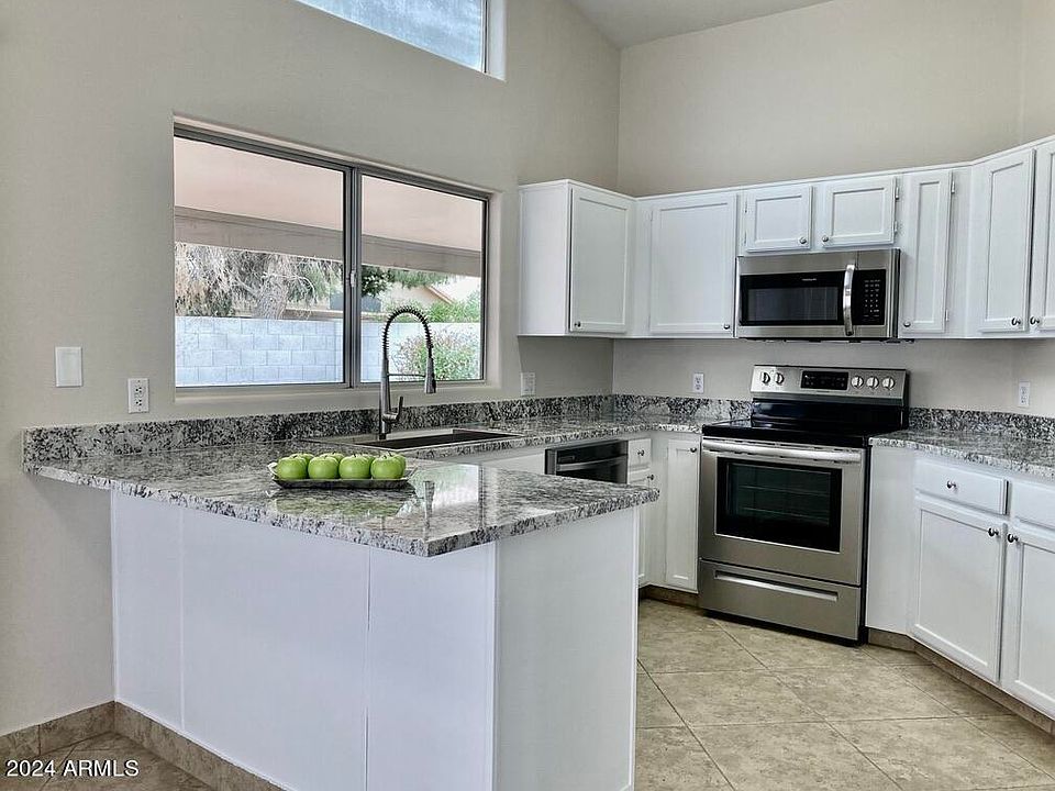 1st image of 4047 E Meadow Dr