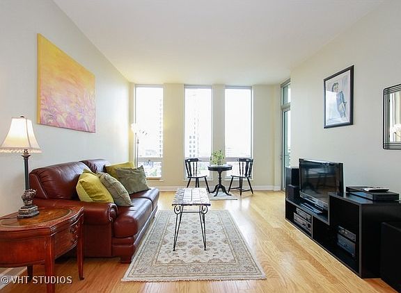 2nd image of 1400 S Michigan Ave APT 1408