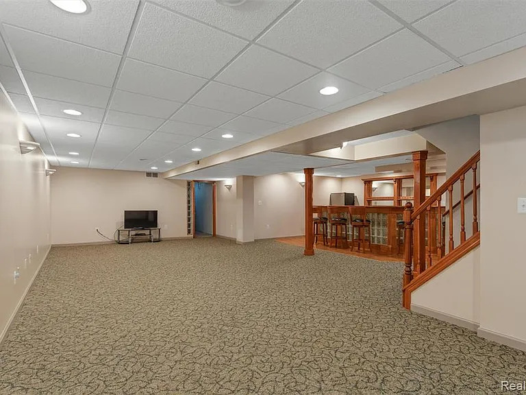 47105 Liberty Bell Rd E — Photo 33