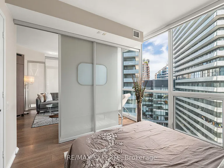 45 Charles St E #1509 — Photo 18