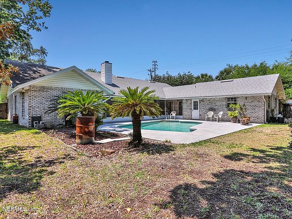 5th image of 2329 FOXWOOD Drive