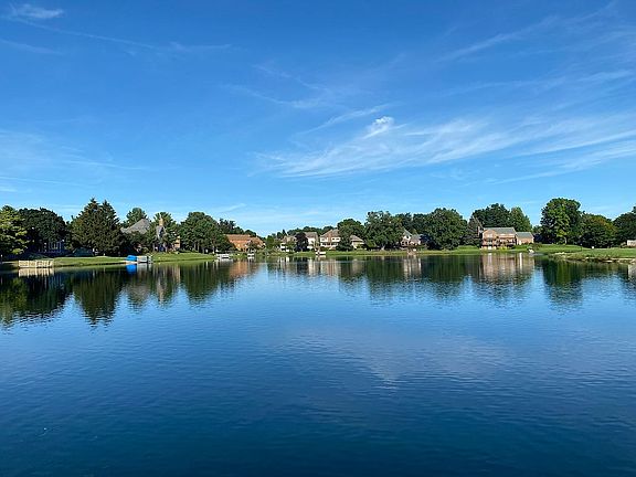 Awesome lake view on the doc
