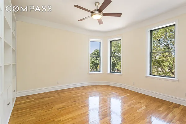 Rented by Compass | media 10