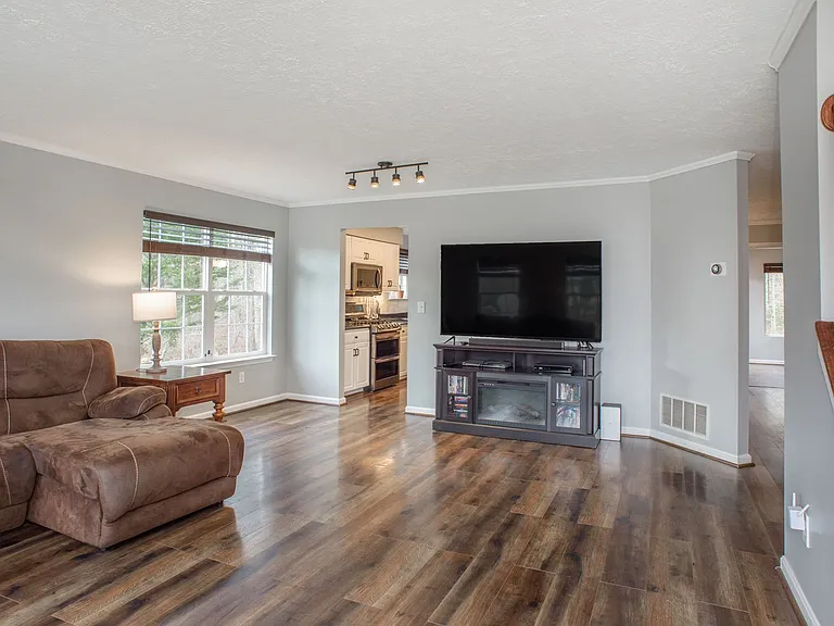 8008 High Oak Rd — Photo 34