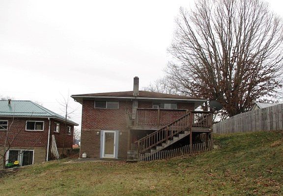 3rd image of 1010 Lilly St