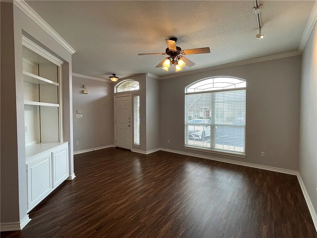 3 bed, 1278 sqft, $1,500 — Photo 3