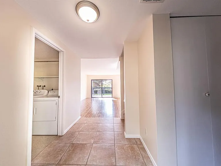 2374 Caringa Way — Photo 26
