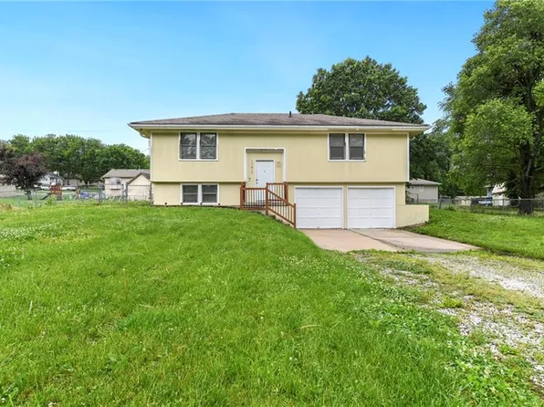 15810 Valentine Ave, Belton, MO 64012