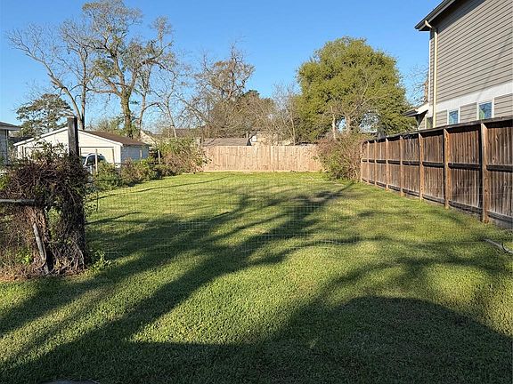 5th image of 7009 Roswell St