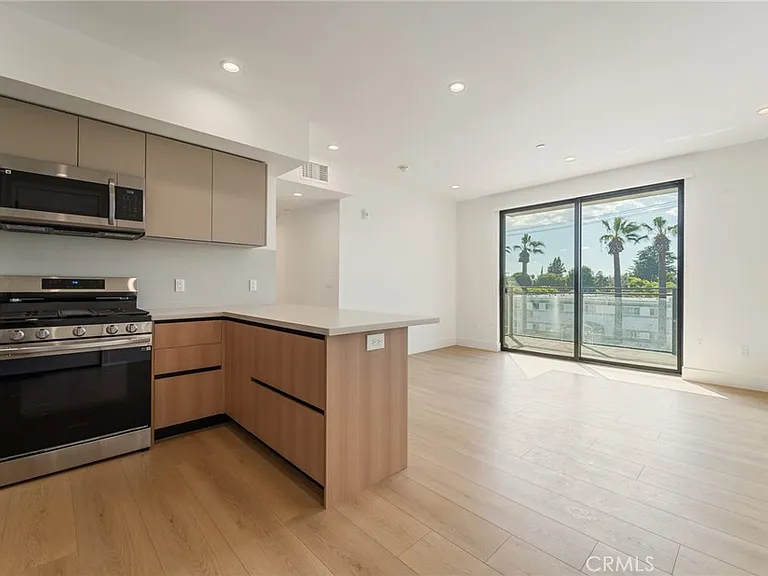 7510 Sepulveda Blvd #304 — Photo 7