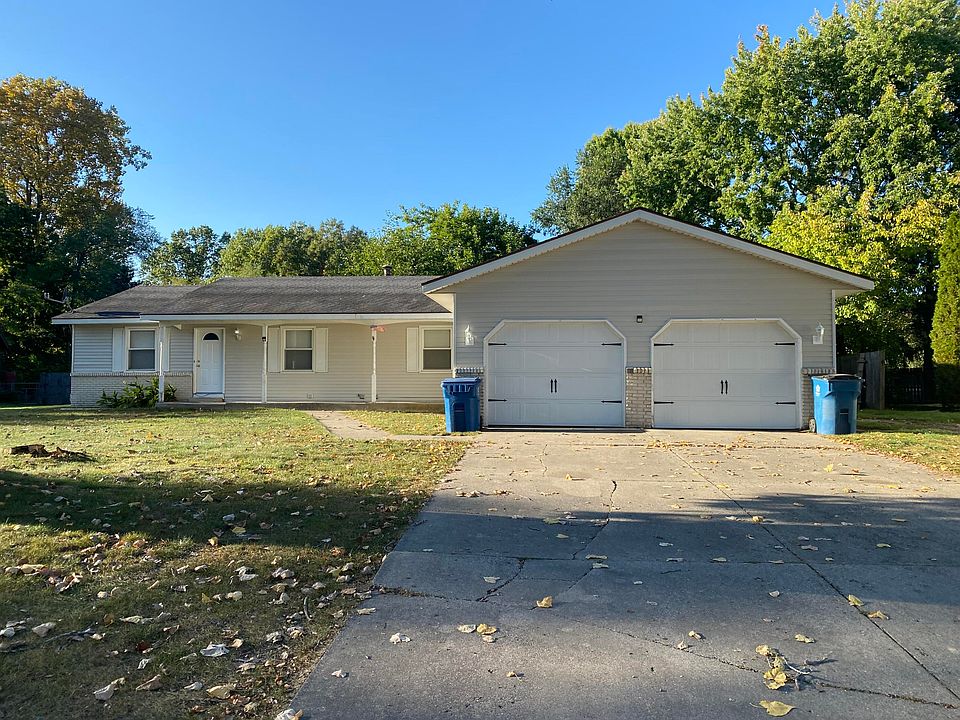 2nd image of 5681 Roseworth Ct SE