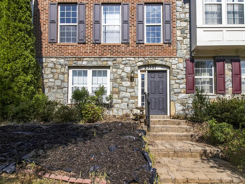 23407 Rainbow Arch Dr