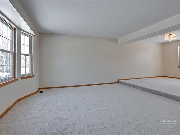 3rd image of 270 Cambridge Dr