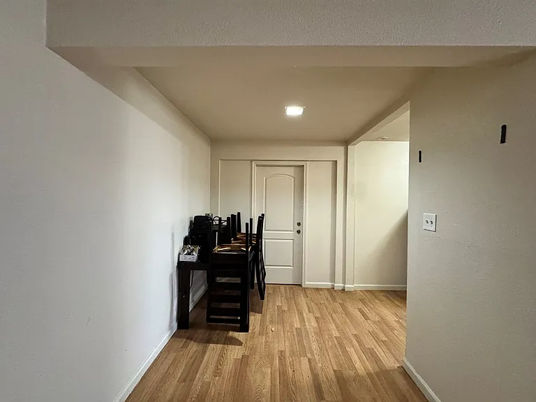 507 W Estes Ave #7 — Photo 7