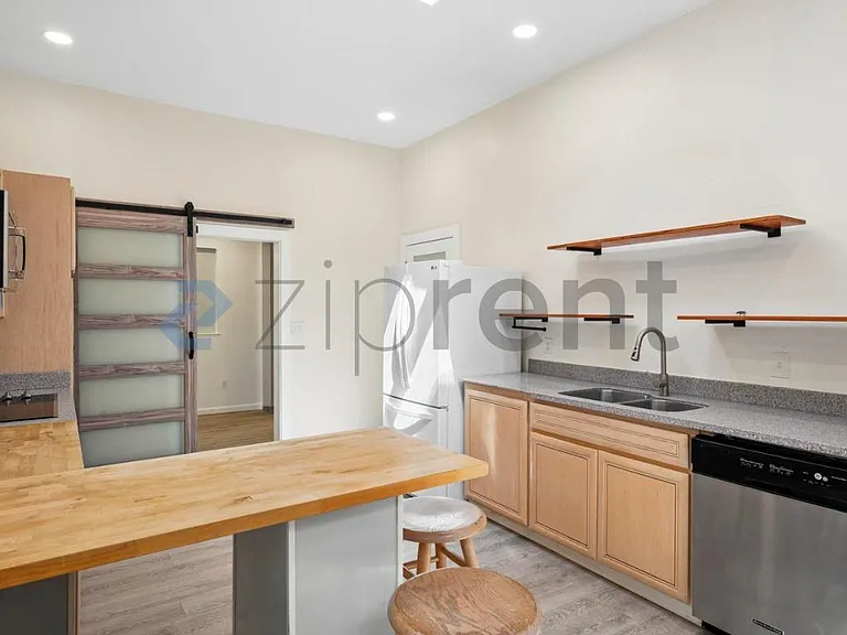 121 Sweeney Ct #B — Photo 10