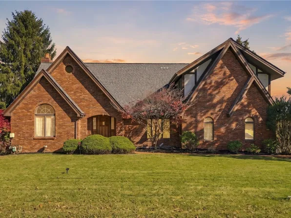 115 Stettler Dr, Clairton, PA 15025