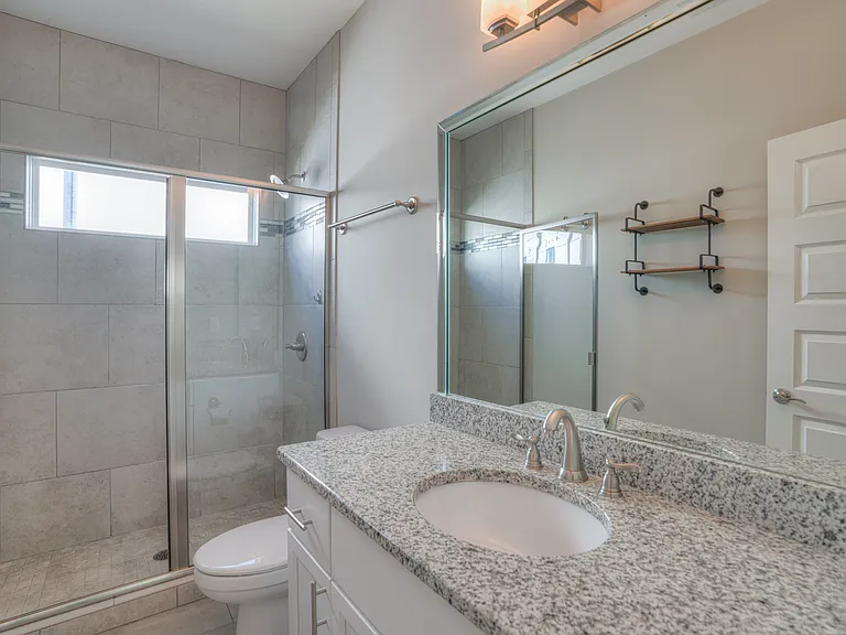 908 Youngs Ln — Photo 12