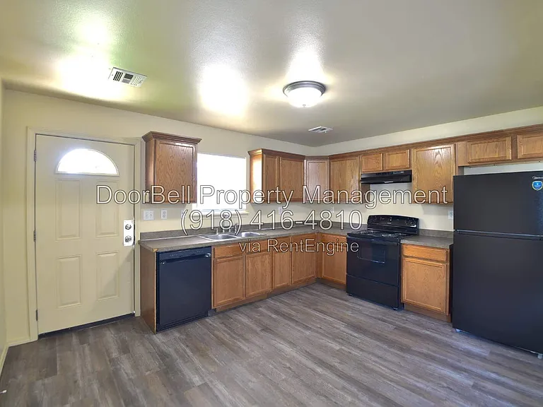 6009 S Madison Pl — Photo 5